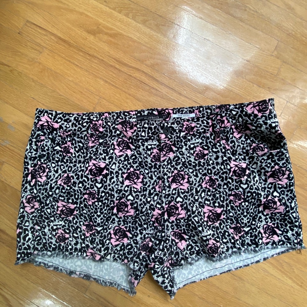 Hot Topic Shorts